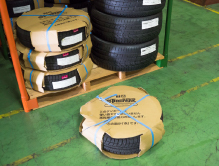 専用の梱包資材を使用